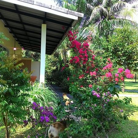Villa Aathid Garden Khao Lak Esterno foto