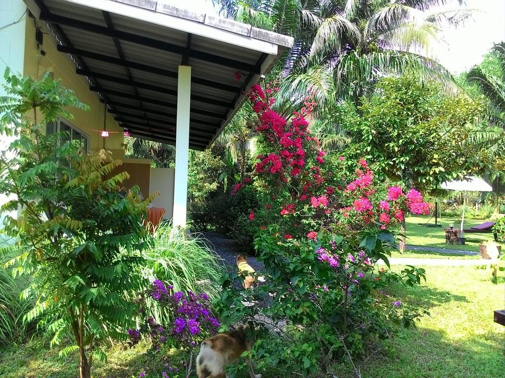 Villa Aathid Garden Khao Lak Esterno foto