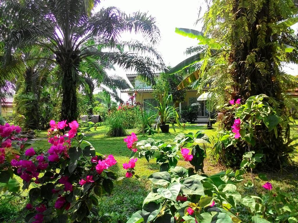 Villa Aathid Garden Khao Lak Esterno foto